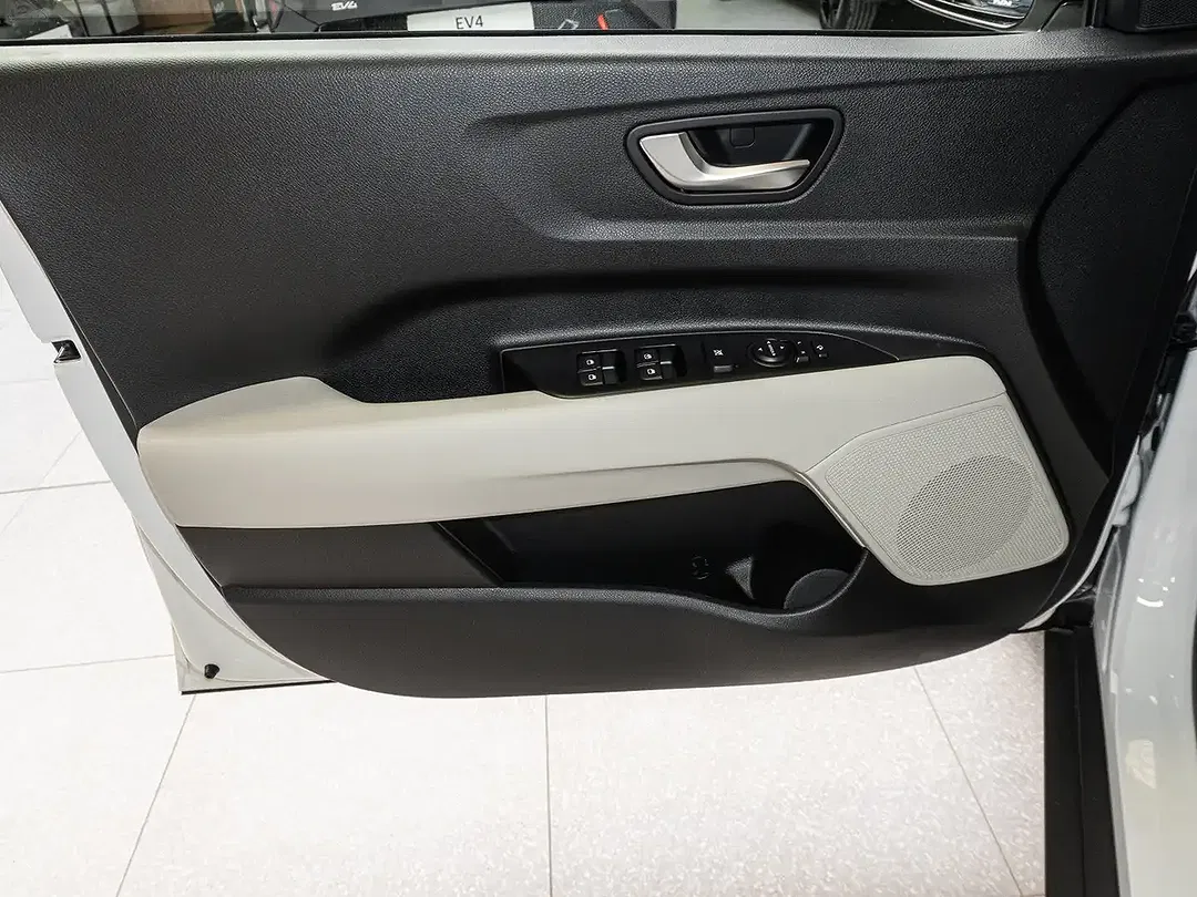 Kia Stonic - Thumbnail 11