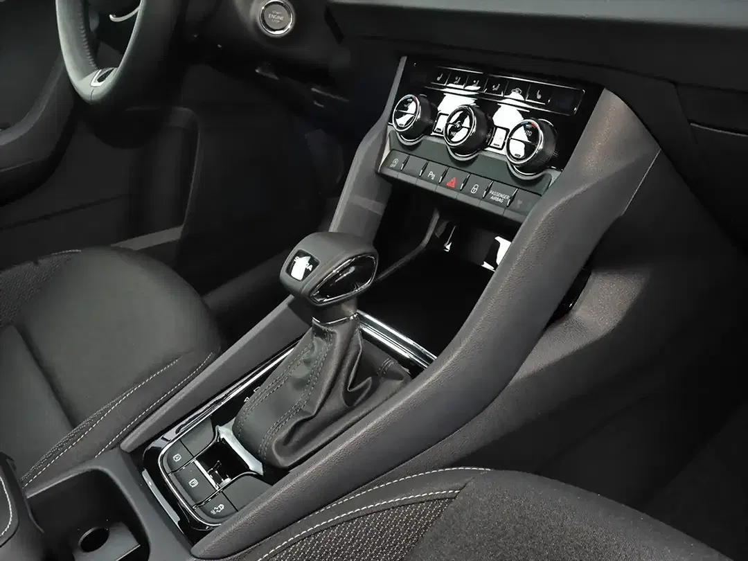 Skoda Karoq - Thumbnail 7
