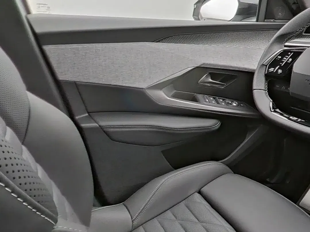 Peugeot 3008 - Thumbnail 12