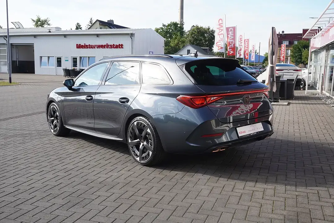 CUPRA Leon - Thumbnail 2