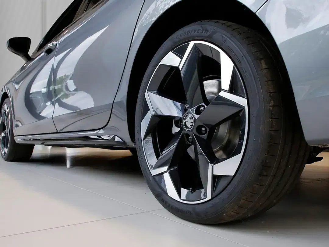 Skoda Superb - Thumbnail 6