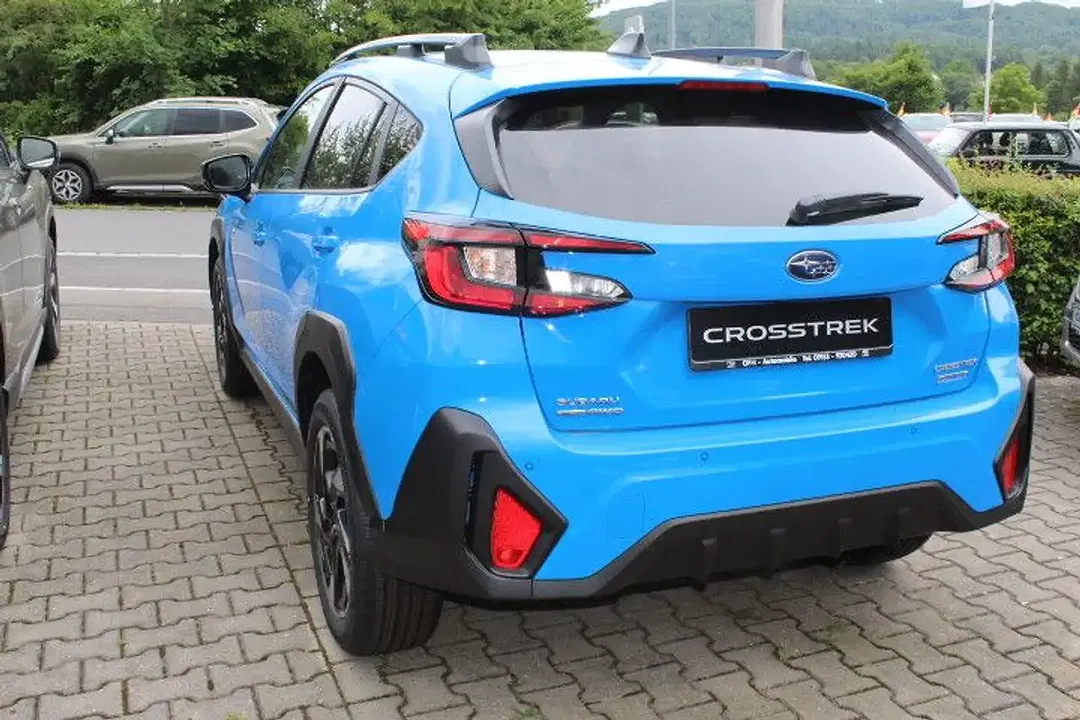 Subaru Crosstrek - Thumbnail 4