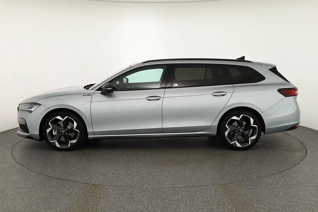 Skoda Superb - Thumbnail 1