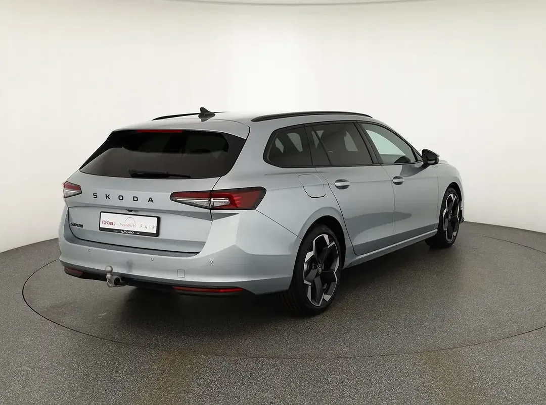 Skoda Superb - Thumbnail 4