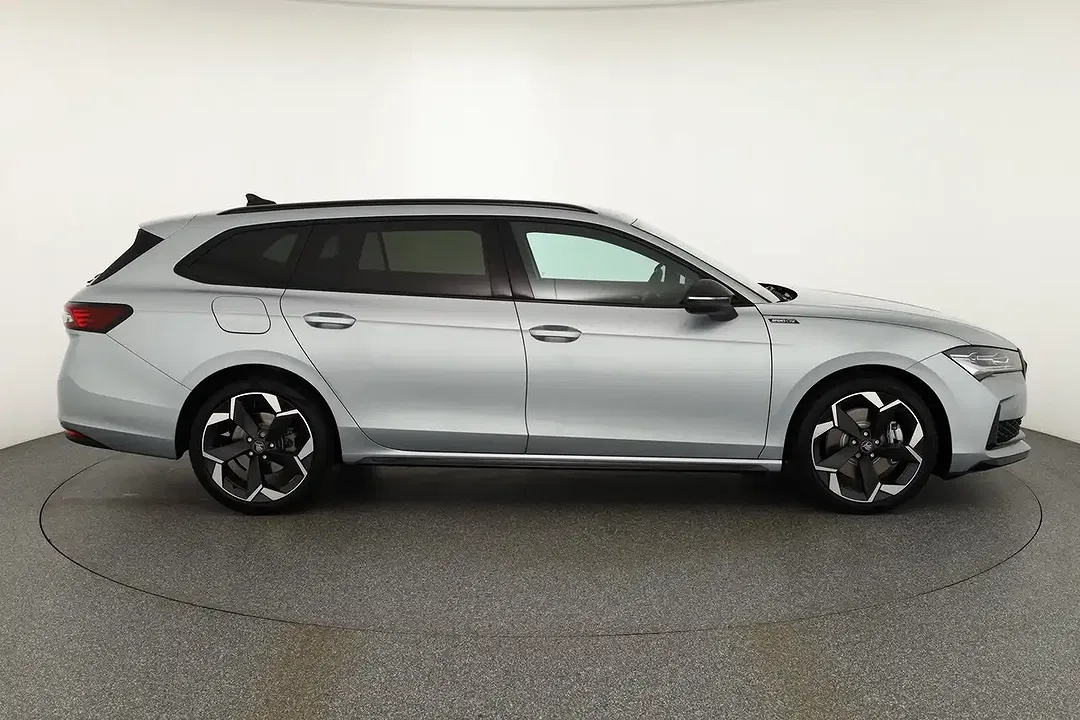 Skoda Superb - Thumbnail 5