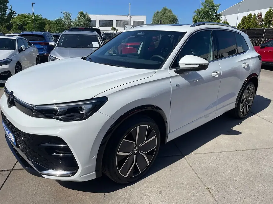 Volkswagen Tiguan - Thumbnail 1