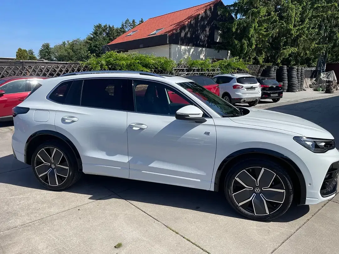Volkswagen Tiguan - Thumbnail 3