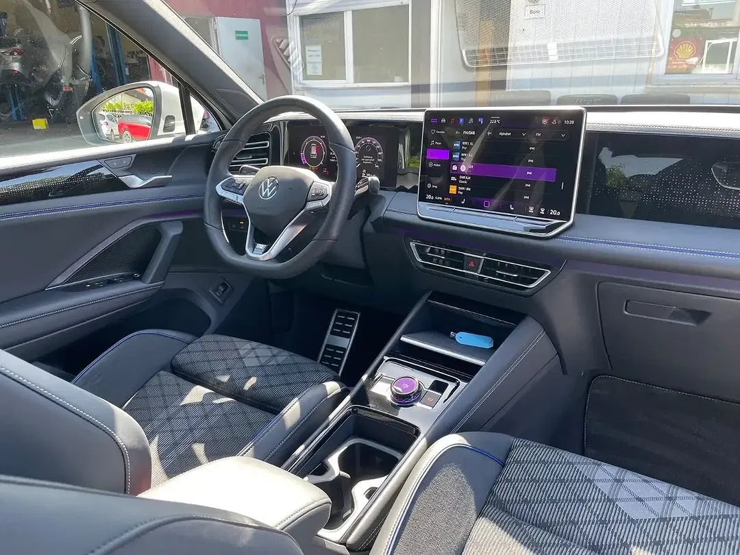 Volkswagen Tiguan - Thumbnail 9