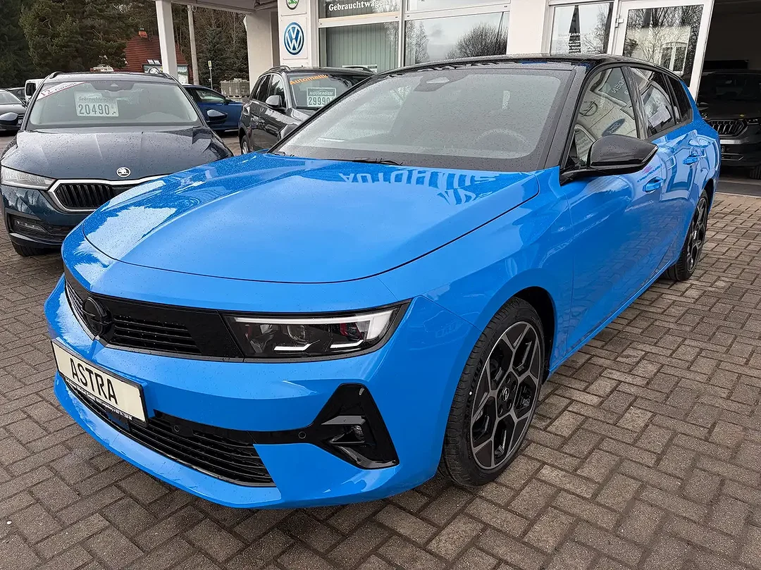 Opel Astra - Afbeelding 1