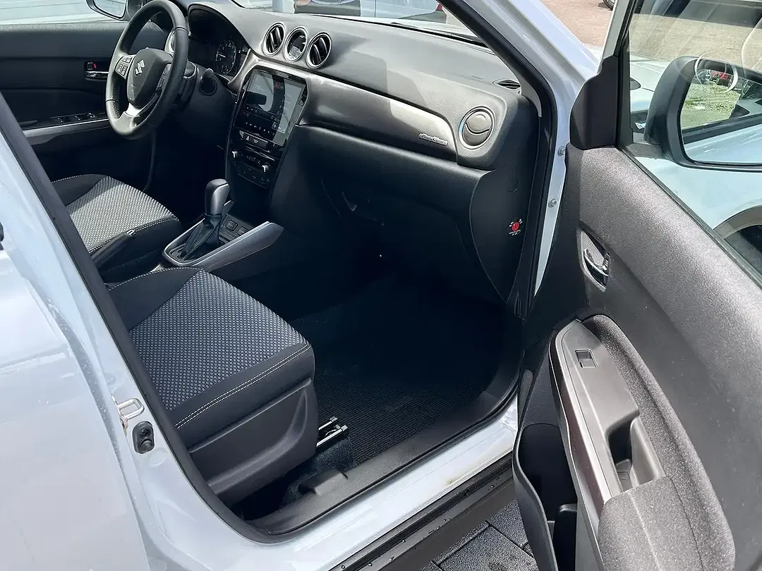 Suzuki Vitara - Thumbnail 12
