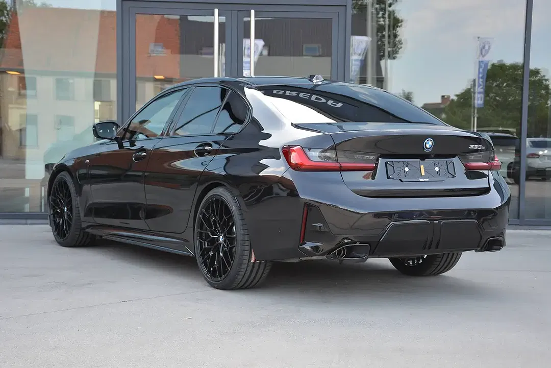 BMW 330 - Thumbnail 2