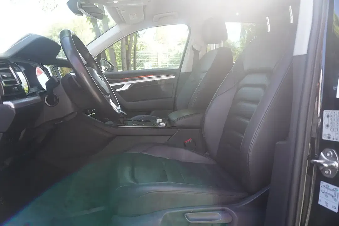 Volkswagen Touareg - Thumbnail 10