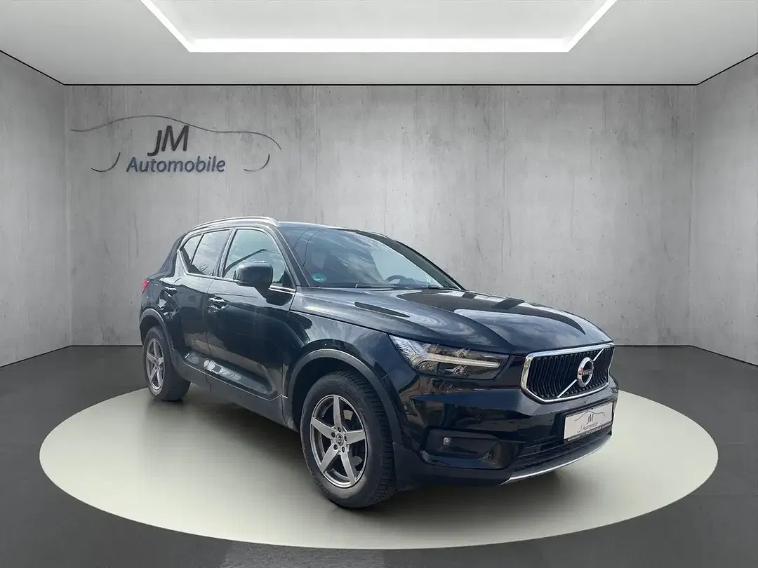 Volvo XC40 Momentum Pro
