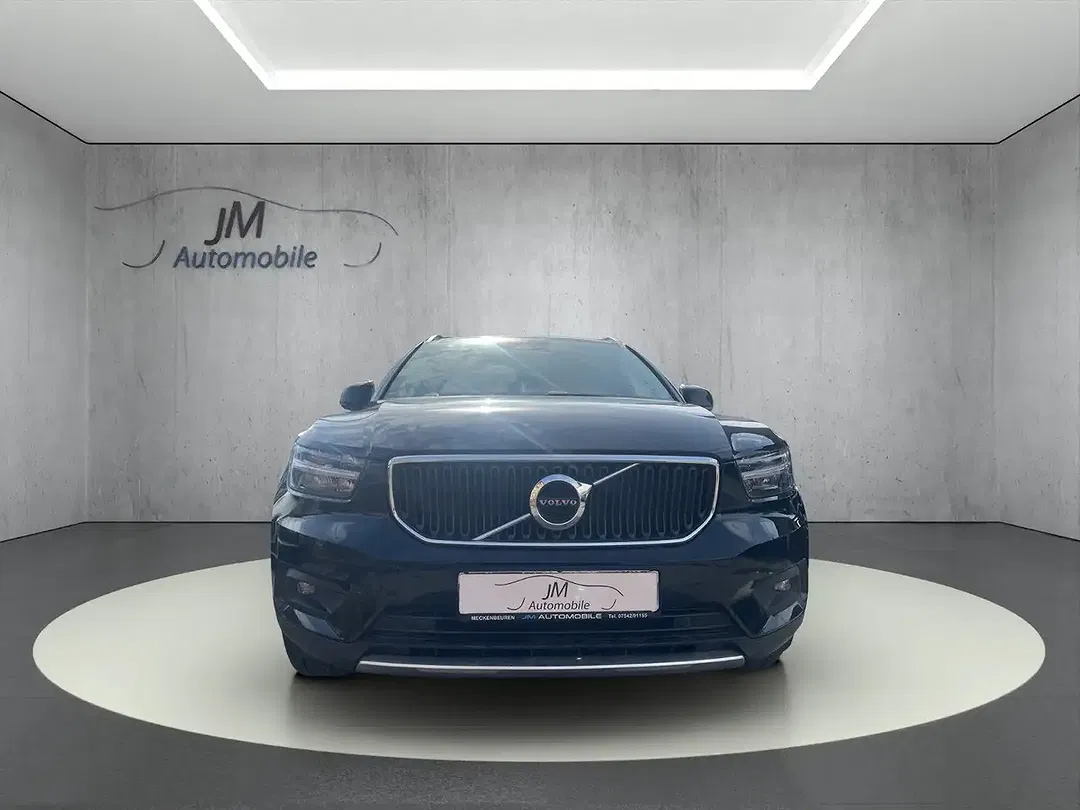 Volvo XC40 - Thumbnail 2