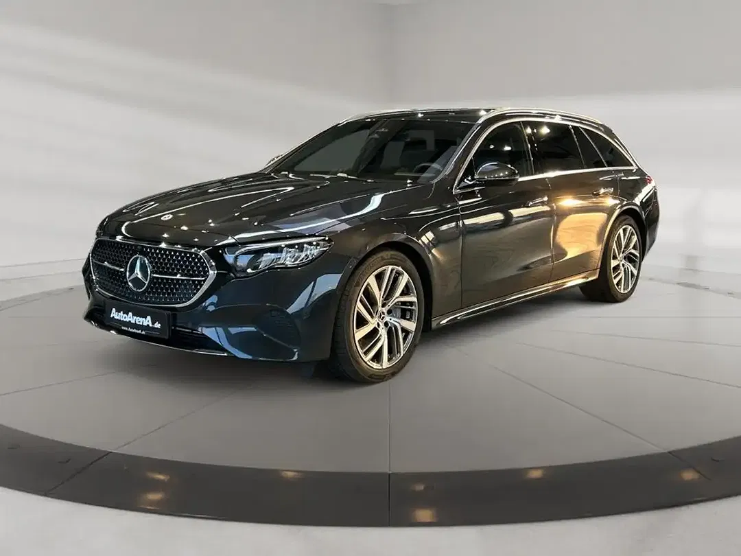 Mercedes-Benz E 300 - Thumbnail 1