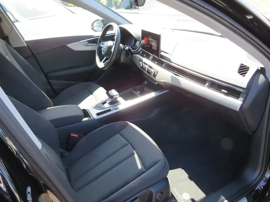 Audi A4 - Thumbnail 10
