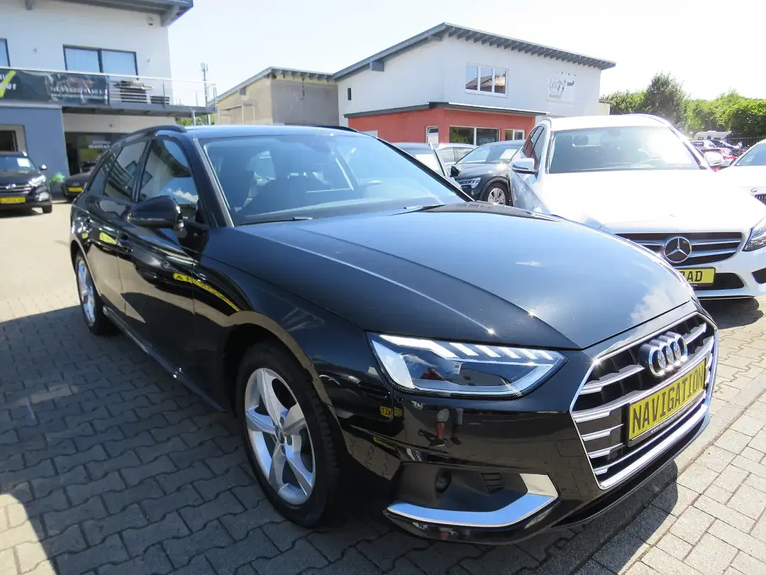 Audi A4 - Thumbnail 3