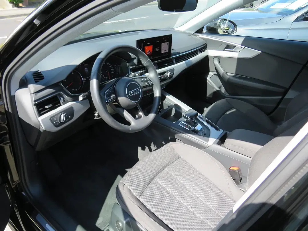 Audi A4 - Thumbnail 7