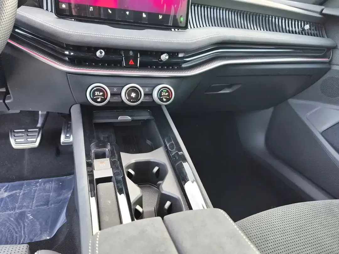 Skoda Superb - Thumbnail 11