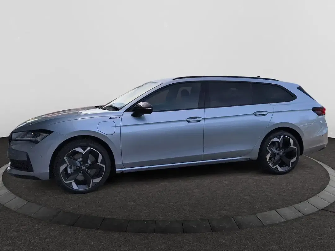 Skoda Superb - Thumbnail 2