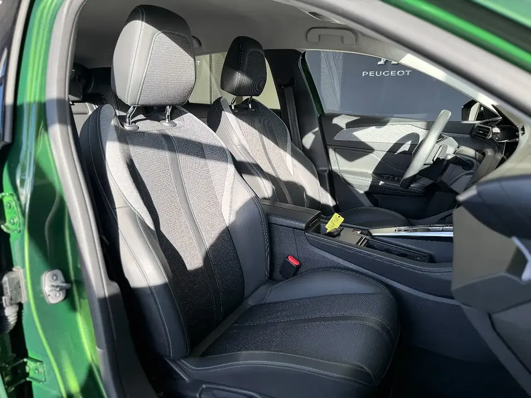 Peugeot 308 - Thumbnail 11