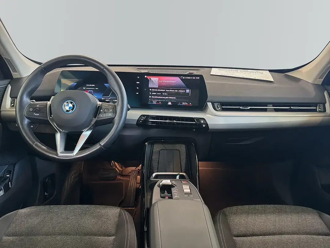 BMW iX1 - Thumbnail 12