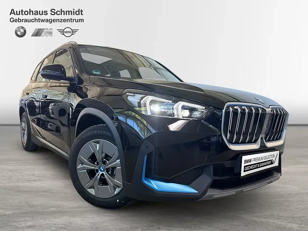 BMW iX1 - Thumbnail 6