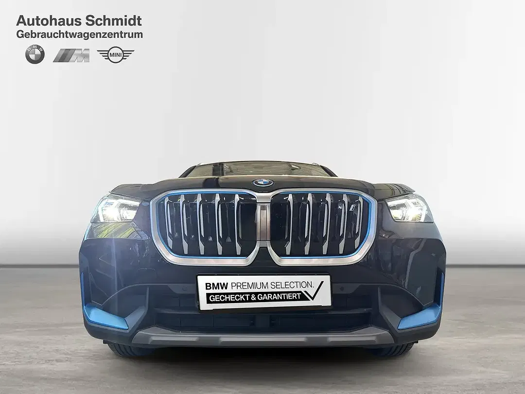 BMW iX1 - Thumbnail 7