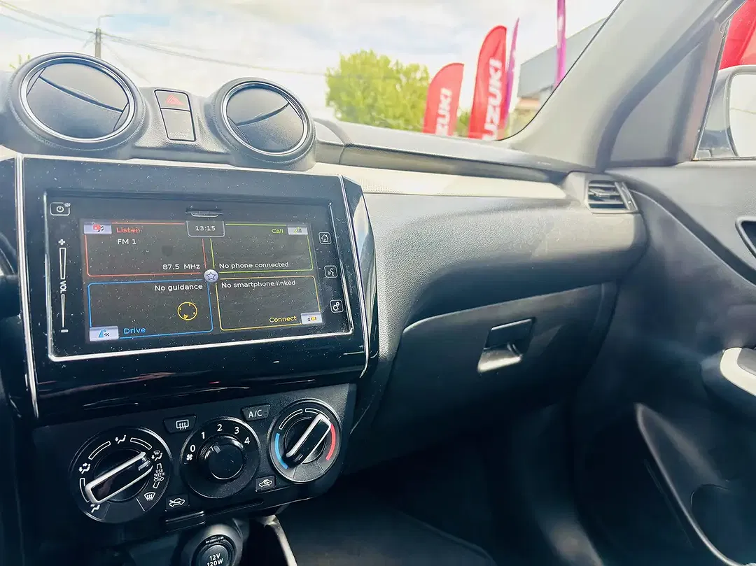Suzuki Swift - Thumbnail 11