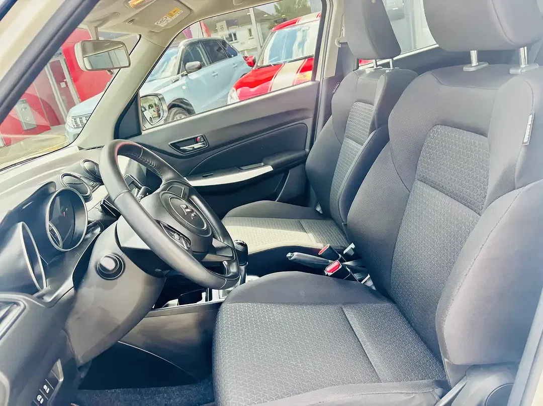 Suzuki Swift - Thumbnail 12