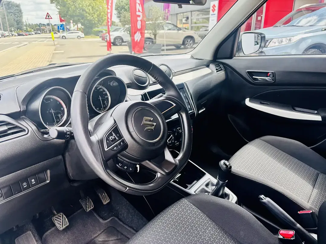 Suzuki Swift - Thumbnail 9