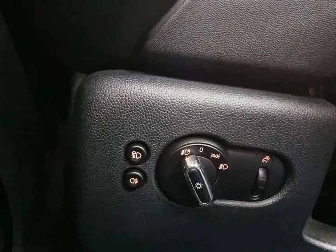 MINI Cooper SE - Thumbnail 15