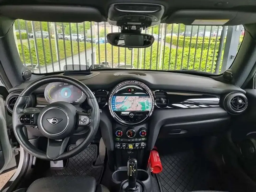MINI Cooper SE - Thumbnail 7
