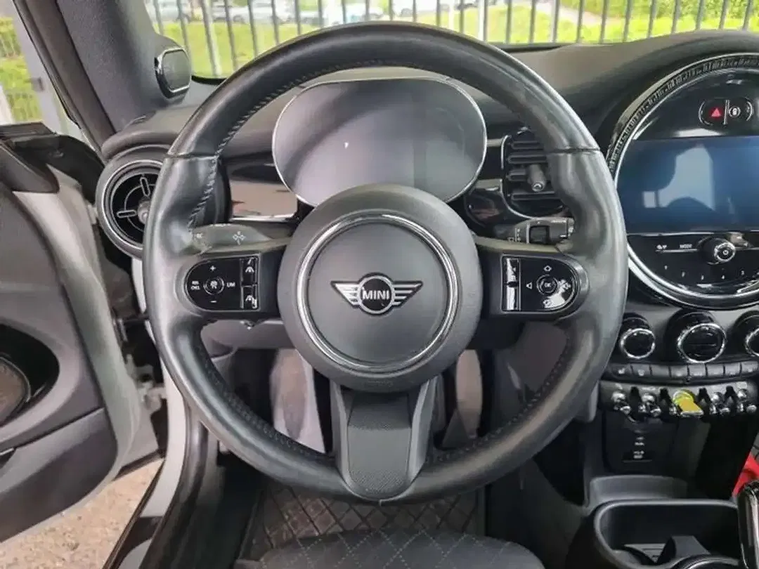 MINI Cooper SE - Thumbnail 8