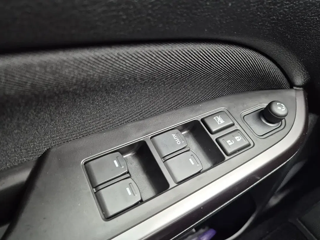Suzuki Vitara - Thumbnail 13