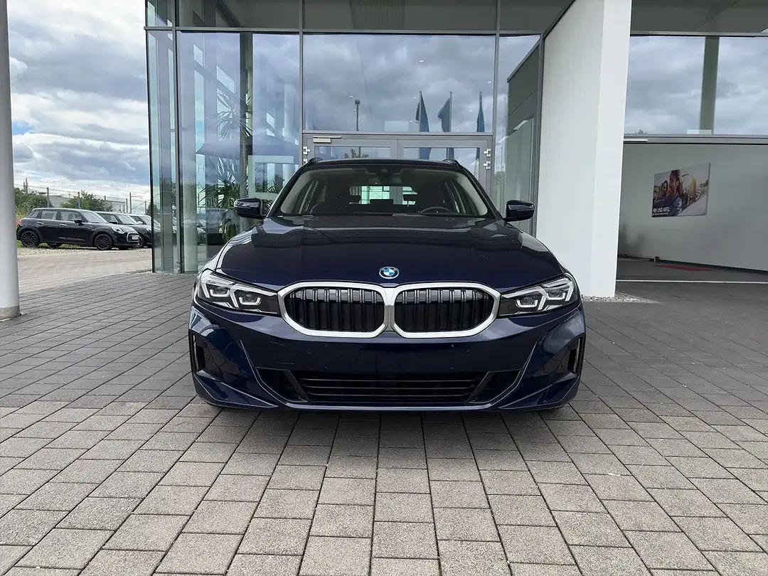 BMW 330 - Thumbnail 4