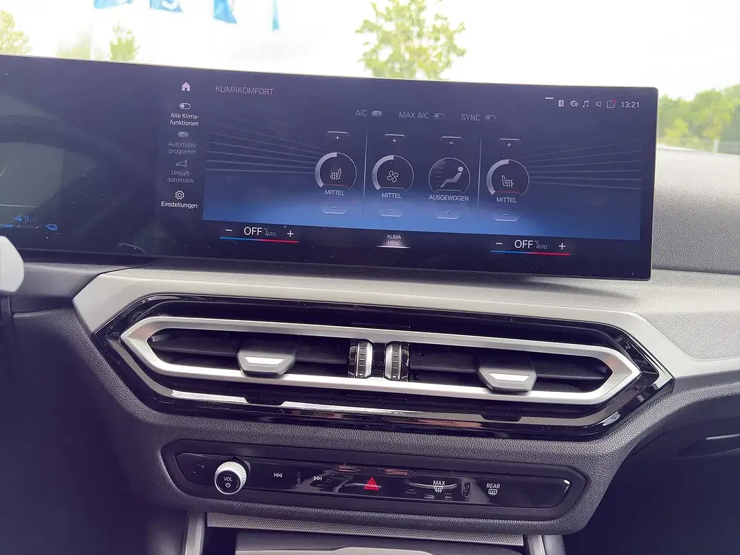 BMW 330 - Thumbnail 9