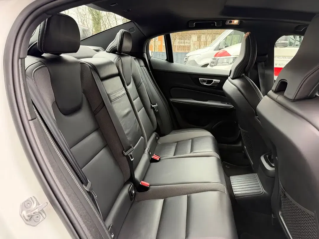 Volvo S60 - Thumbnail 6