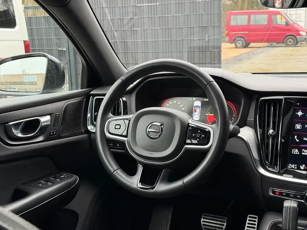 Volvo S60 - Thumbnail 8