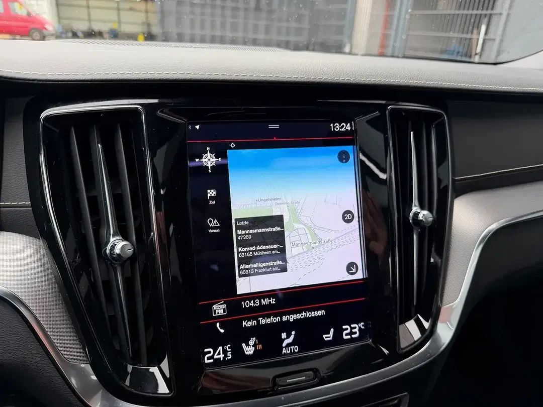 Volvo S60 - Thumbnail 10
