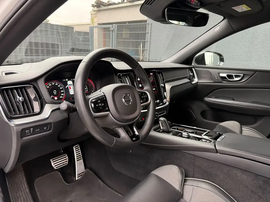Volvo S60 - Thumbnail 4