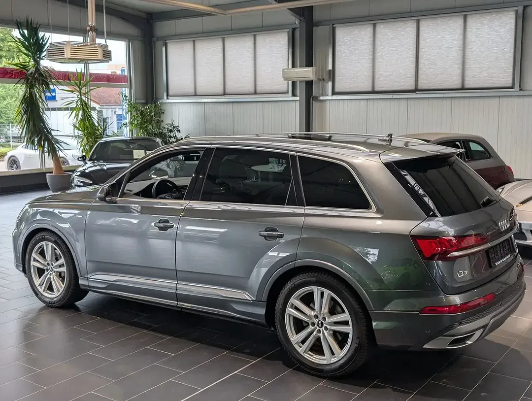 Audi Q7 - Thumbnail 2