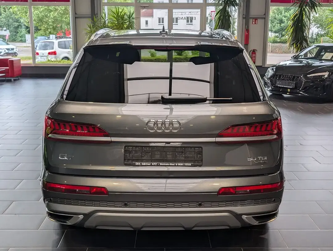 Audi Q7 - Thumbnail 5