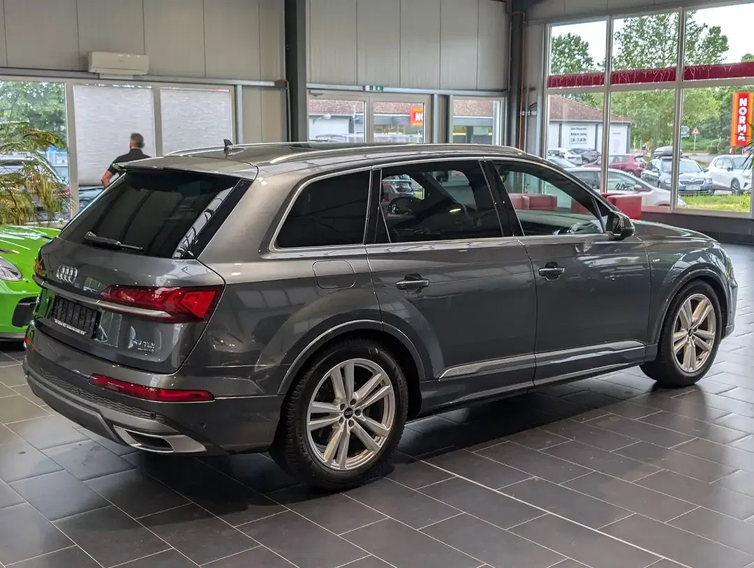 Audi Q7 - Thumbnail 8