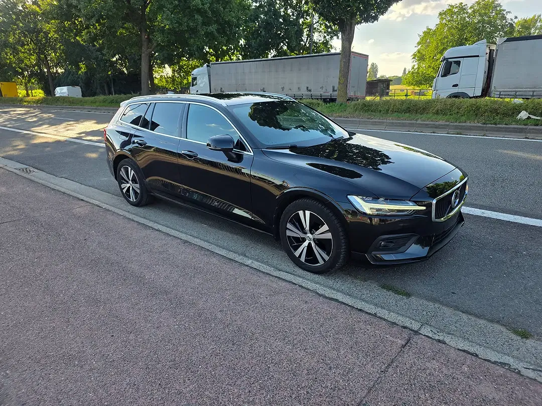 Volvo V60 B4 2.0 Geartronic Momentum Pro