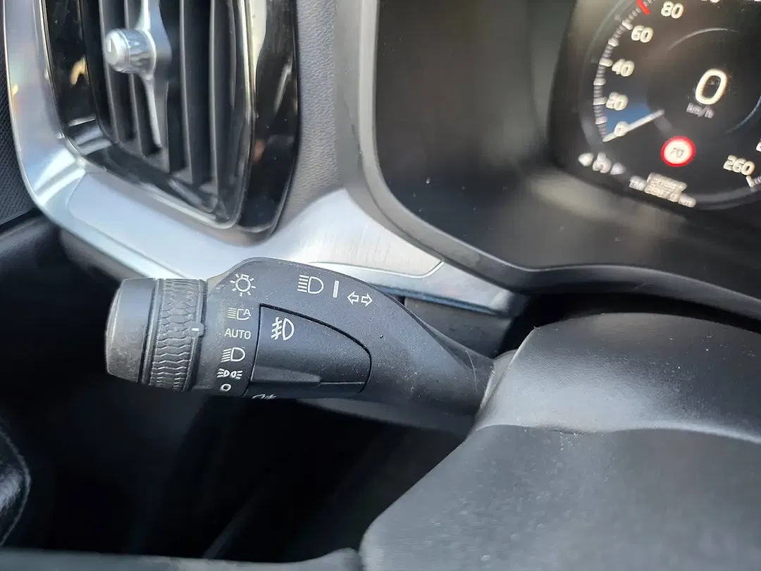 Volvo V60 - Thumbnail 23