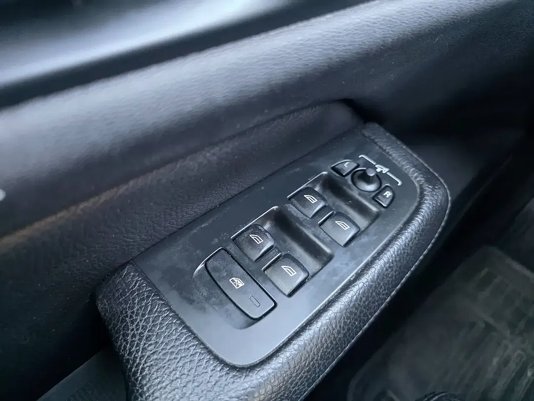 Volvo V60 - Thumbnail 25