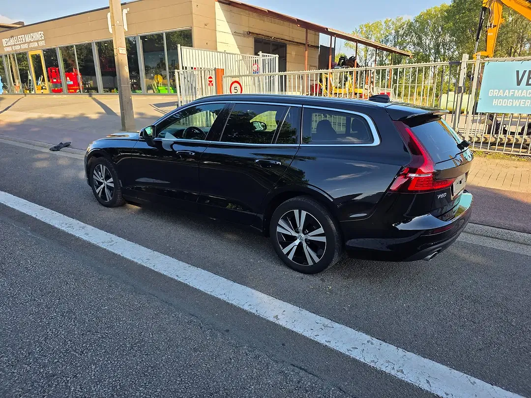 Volvo V60 - Thumbnail 5