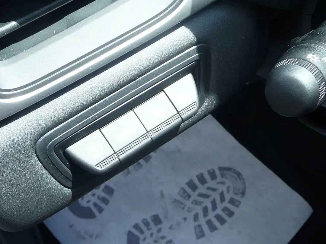 Mitsubishi ASX - Thumbnail 3