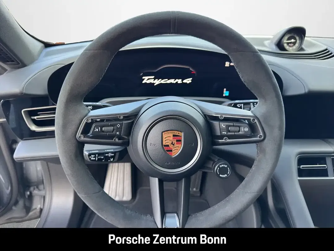 Porsche Taycan - Thumbnail 10